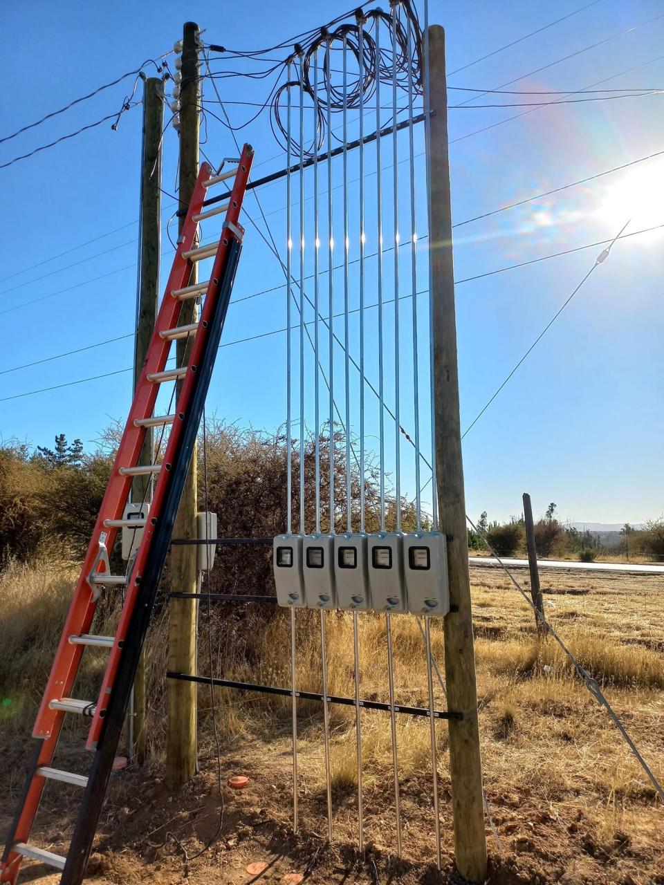 Trabajo eléctrico en terreno 19